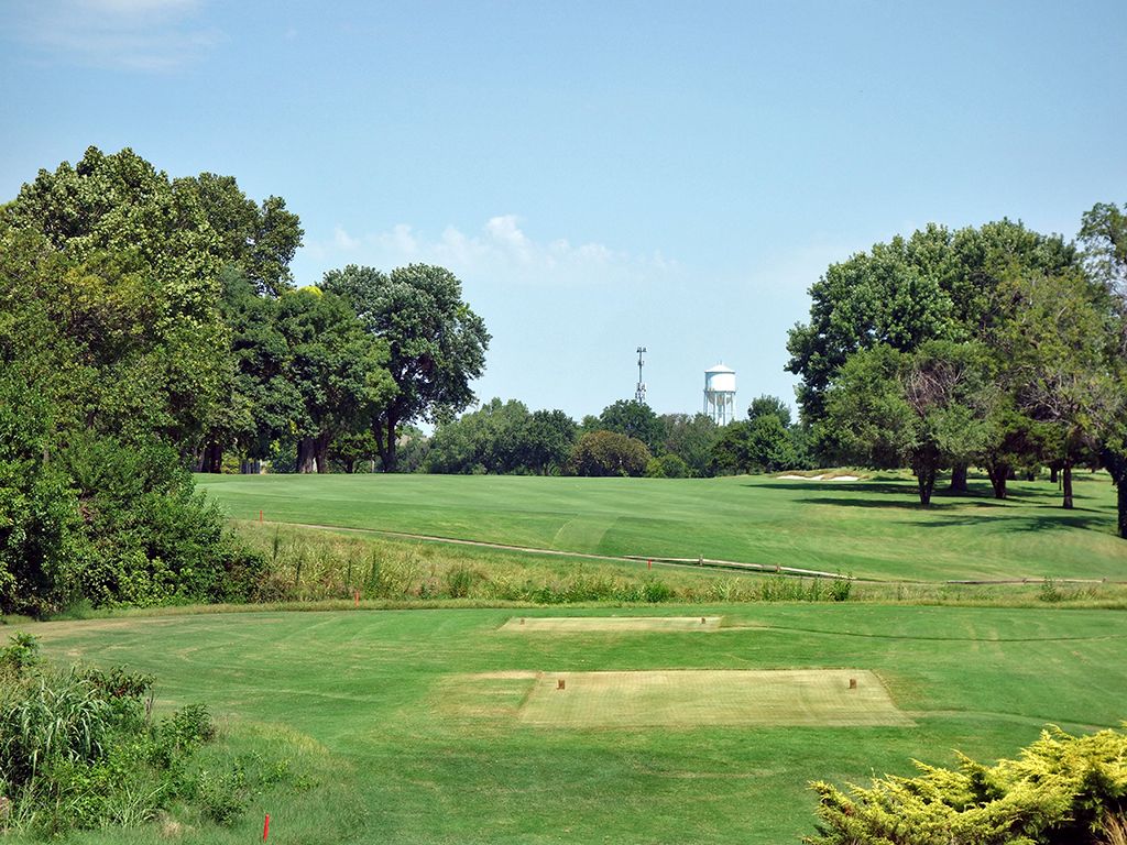 18th Hole at Jimmie Austin Golf Club (586 Yard Par 5)